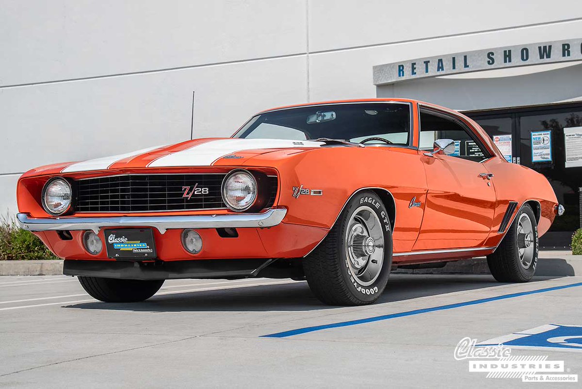 ClassicInd's tweet photo. Phil Glorioso brought his 1969 Z/28 to our Retail Showroom, and we absolutely had to see it up close. Check out our article for more details: https://t.co/KQLPB7nWh7 #Chevy #Camaro #Z28 #1969Camaro #huggerorange #classiccar #restoration #ClassicIndustries https://t.co/MGUIz6VR45
