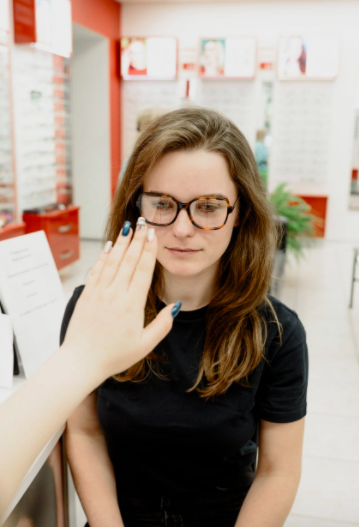 erkers_optical's tweet photo. Use it before you lose it! Don't forget to use your HSA or FSA funds (that came out of your paycheck) by the end of the month. Apply them toward new glasses, contacts, or blue light filtering glasses (perfect for those who sit at a computer for hours each day)! https://t.co/eQJ4GY9yUl