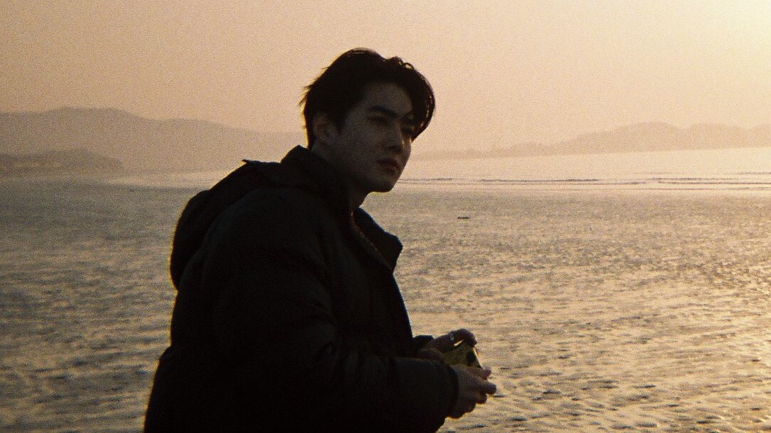 dailykjm's tweet photo. Boyfriend material kim junmyeon https://t.co/erx59oazSR