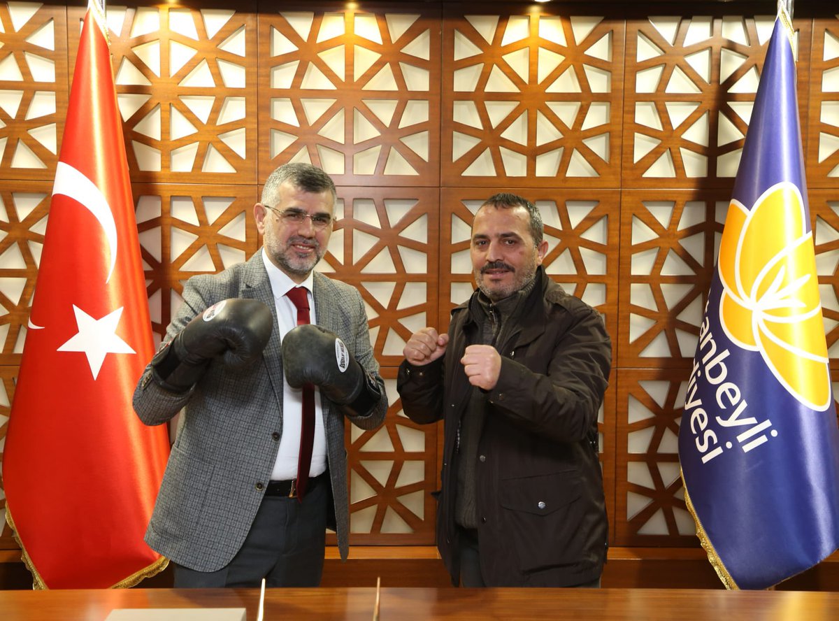 Keskin_Huseyin's tweet photo. Bayburt Kültür ve Yardım Derneği Tuzla Şube Başkanı Sn.Abdullah Bayram, Kickboxing&amp;Muaythai Milli Takım Antrenörü Sn.Selahattin Aydın ve Hocaları Sn.Tacettin Ata’ya ziyaretleri ve eldiven hediyeleri için teşekkür ederim. https://t.co/Z4IqEmJ514