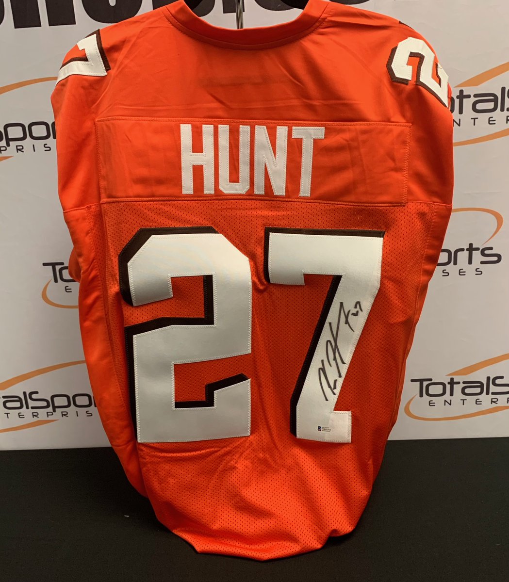 We're giving away this Kareem Hunt autographed jersey!

To enter:

-Retweet this tweet
-Follow @TSECleveland

We'll pick a winner on Monday, 12/20!