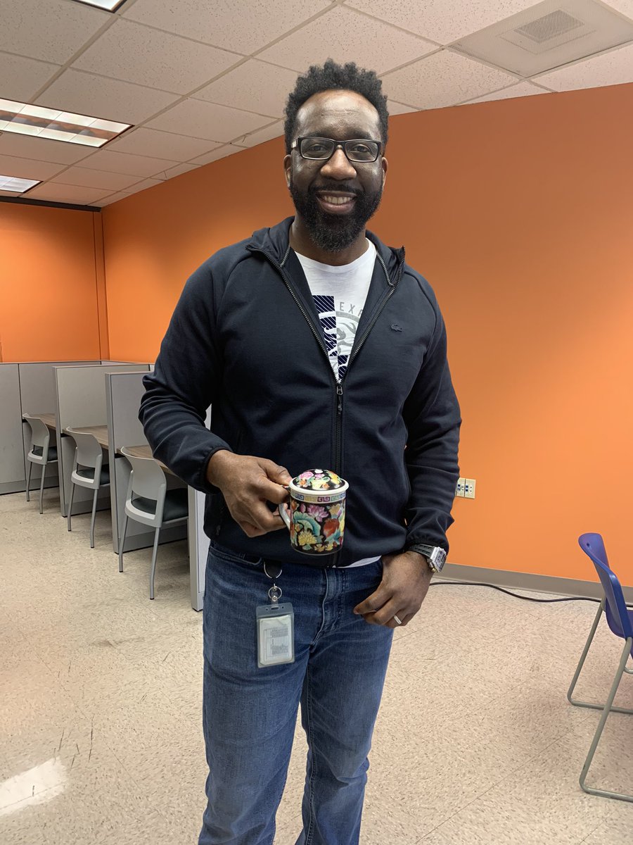 PoteatsPromos's tweet photo. Enjoying some hot cocoa and smiles!!!! #renzleaderz @kibi_kib https://t.co/mwrBHl520Q