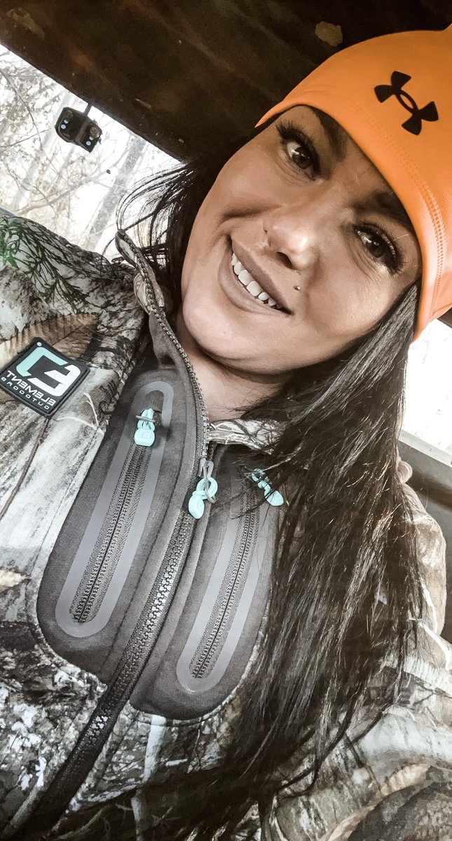It’s not every day that the boss lady, gets to hunt for herself, but when she does she feels and looks great in her <a href="/ElementOutdoors/">Element Outdoors</a> @hunttcoky <a href="/UnderArmour/">Under Armour</a> #huntress #IAMSPORTSMAN #guidelife #girlswhohunt #kysmosteliteoutfitter #becomelegendary