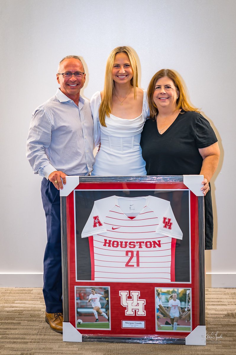 k_e_goode's tweet photo. It’s time to wrap up a sensational 3 1/2 years. So proud of our Cougar for life. We love you @morgangoode99 and Go Coogs! https://t.co/WTaxmlUy21