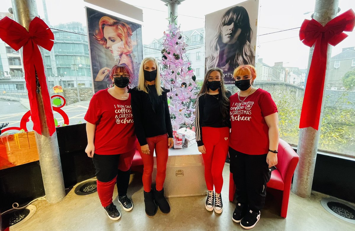 urbanhype_ie's tweet photo. Delighted to wear #redtowork today supporting the @wlrfm #Christmas Appeal in aid of @SVP_Ireland #Waterford🎅
Thanks everyone for all the kind support 🙏 https://t.co/NZvTSUJoEP