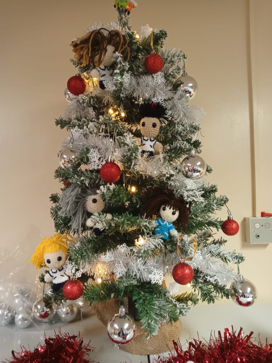 Rocking around the Christmas Tree 😎 Wishing our colleagues across health and social care a peaceful, healthy &amp; merry Christmas ☺️ Credit and thanks to the super talented Jo O OT for the little crocheted team mates ❤️ 👏 #therapytree #WeAreNottsHC 🌈 🎄