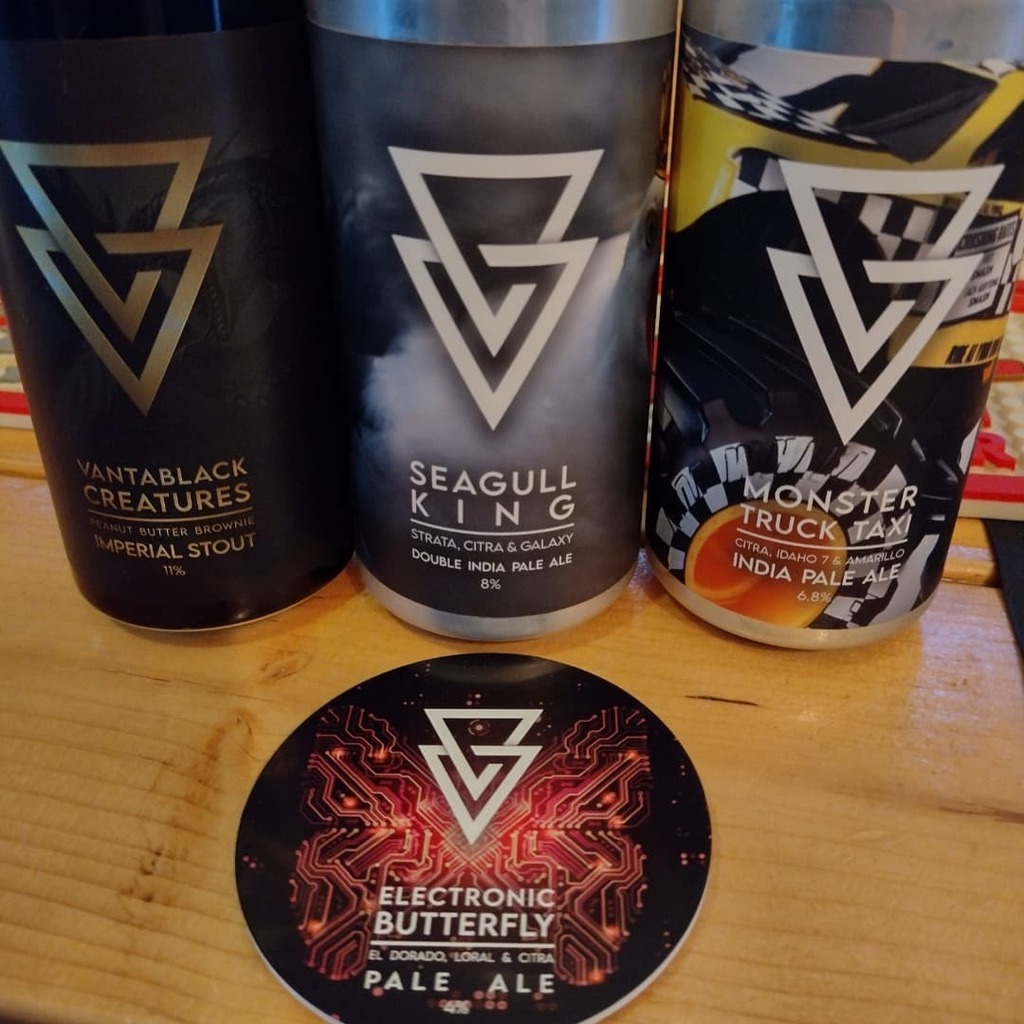Theblacktoad1's tweet photo. Loads of hype about new Liverpool brewery @azvexbrewing and justifiably so. Haven't tried the stout yet, but the pale on draught and the two IPAs are magnificent. Some fresh bangers from @overtonebrewing too. https://t.co/ishTTuKQT3 https://t.co/HNrJ0rnmY5