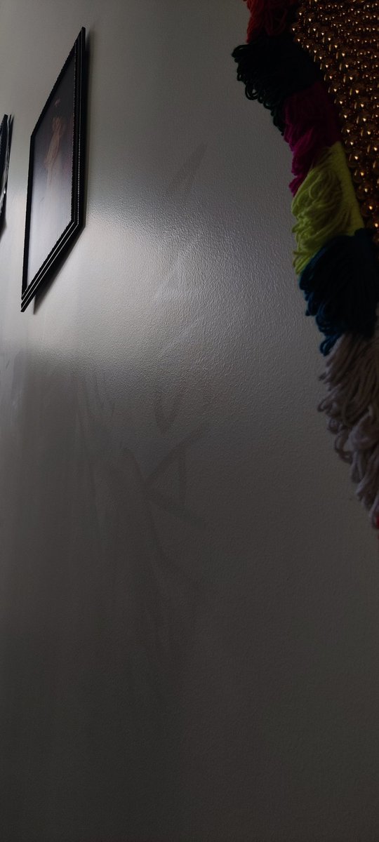 ashivenugopal's tweet photo. @asianpaints What do you think this effect is? I am not expecting moisture as answer
Product : Asian paints apcolite advanced shyne https://t.co/3LqDLMm2TD