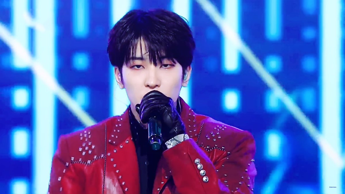 LIMERENCE717's tweet photo. 211217 KBS가요대축제
#세븐틴 #원우 #WONWOO
@pledis_17 https://t.co/6R5OExFDwr