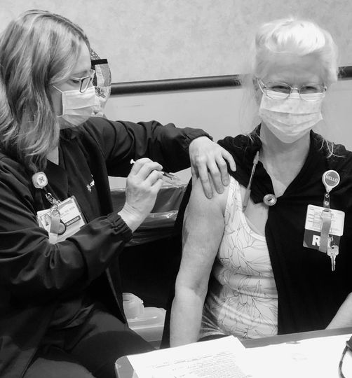 ToddStrumwasser's tweet photo. #FlashbackFriday One year ago #COVID19 vaccine shipments arrived to many of our Dignity Health hospitals across our Northern California Division. While the battle is far from over, I want to honor this important moment in time. #GetVaccinated https://t.co/VdHBWCQr1L