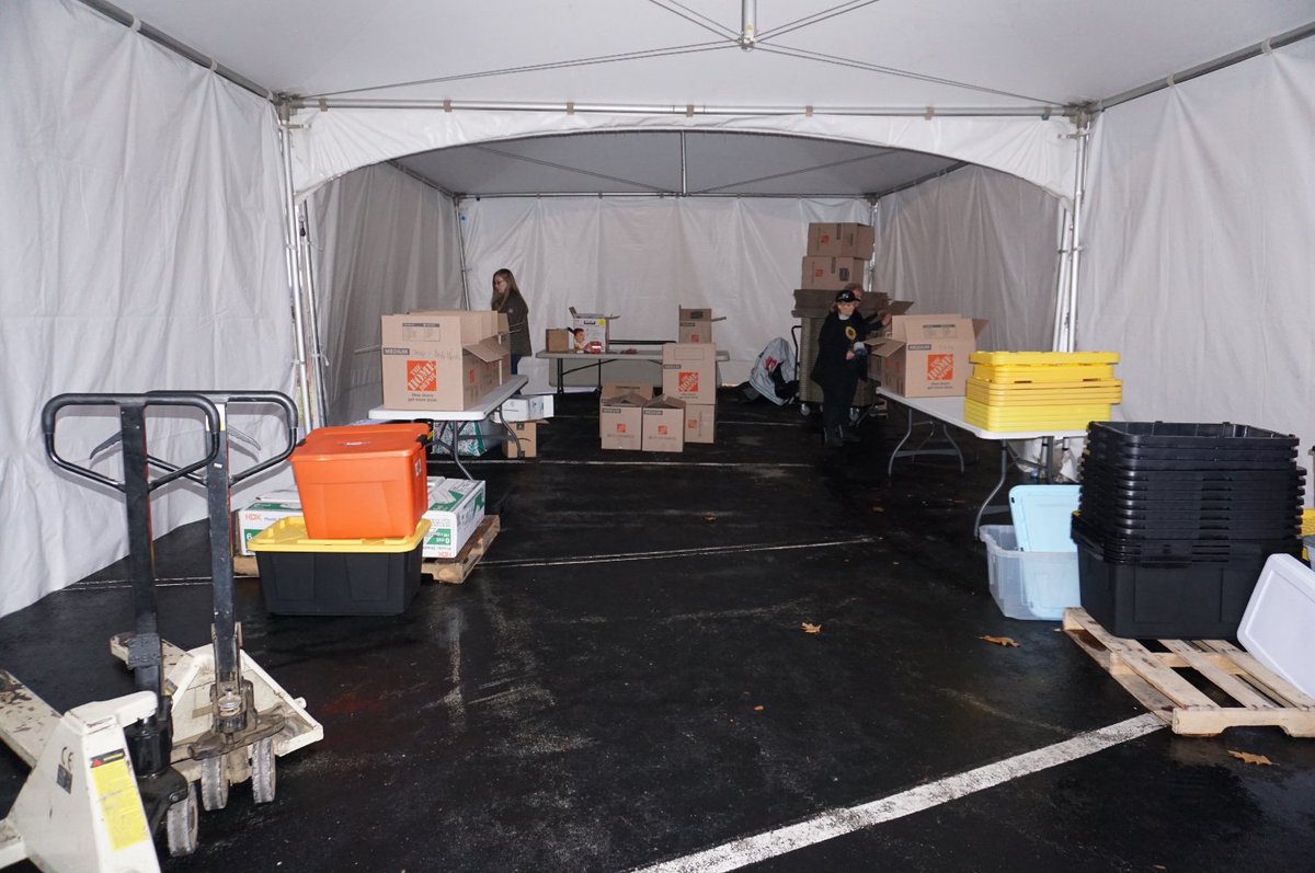 cranberry_twp's tweet photo. We are #builttogive!

The Township is teaming up with Grace Community Church, The Home Depot, Graf Custom Construction LLC, and General Rental Center to collect necessities for Kentucky tornado victims. 

Visit their website to see what's needed: https://t.co/2J0ScNlXAm https://t.co/A75CEuLsEw
