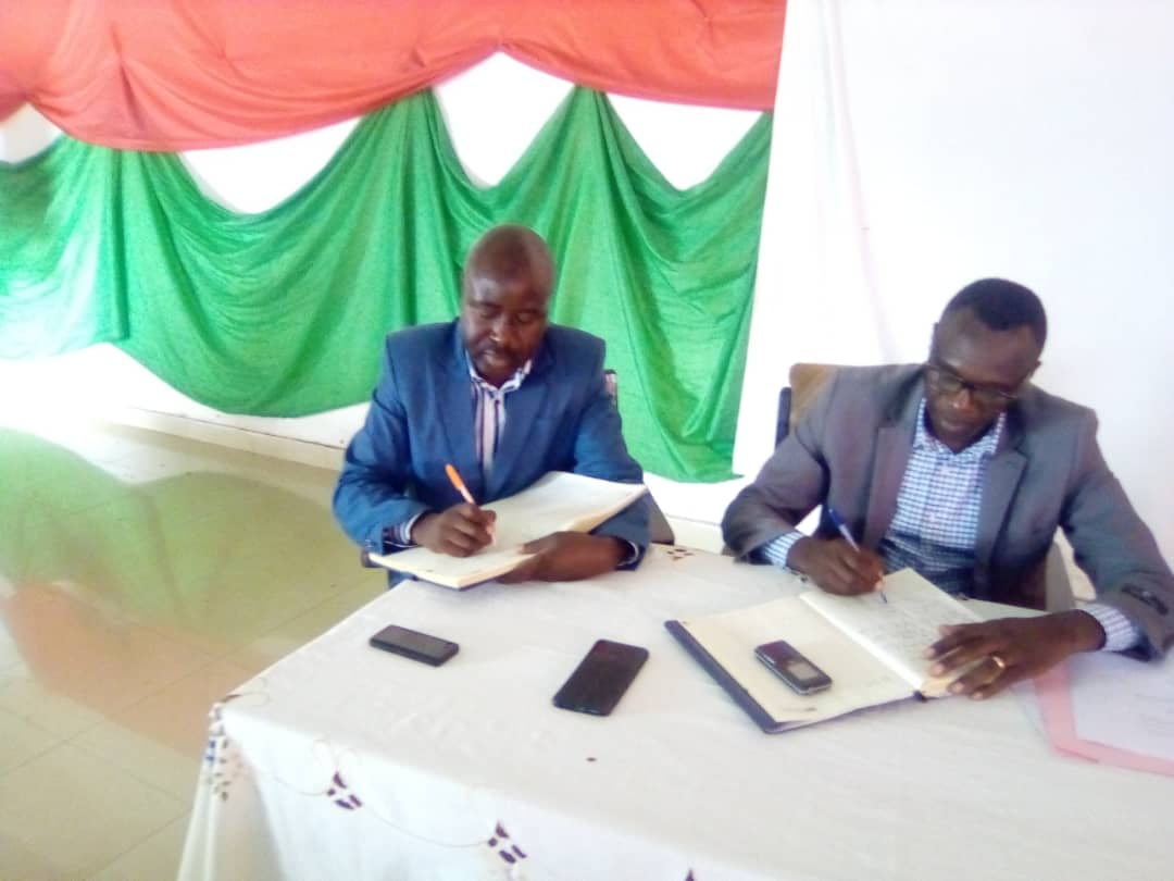 ABPInfos's tweet photo. #Burundi : Les admistratifs, les chargés du développement et les techniciens au niveau du #BPEAE à #Muramvya invités à assurer la perénisation des acquis du #PRODEFI qui va officiellement clôturé ses projets le 31 décembre prochain https://t.co/A7cUD9yVcC
