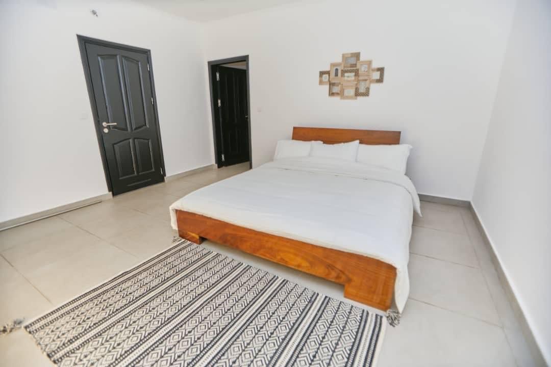 CongoVisit's tweet photo. VILLA KIMYA
🏡Location en semaine ou weekend
☎️ +242055427236 (WhatsApp) 
📍Mvassa, Pointe-Noire 🇨🇬
Salon convertible
Salle à manger extensible
Chambre 1 : 1 lit double
Chambre 2:  1 lit double
Chambre 3 : 1 lit superposé
👀 https://t.co/Q0DC1BYJUd
👀 https://t.co/mFwLGXP6fe https://t.co/9xnEhX7bES