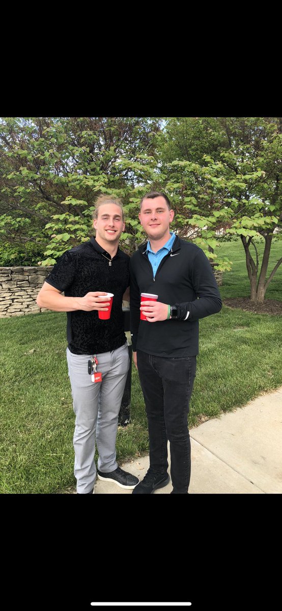 senerius's tweet photo. @devinsenerius @claysenerius12 HAPPY 24th birthday 🎉💝💝. So proud of the men u have become💝💓💗 https://t.co/hs5Hmc6pct