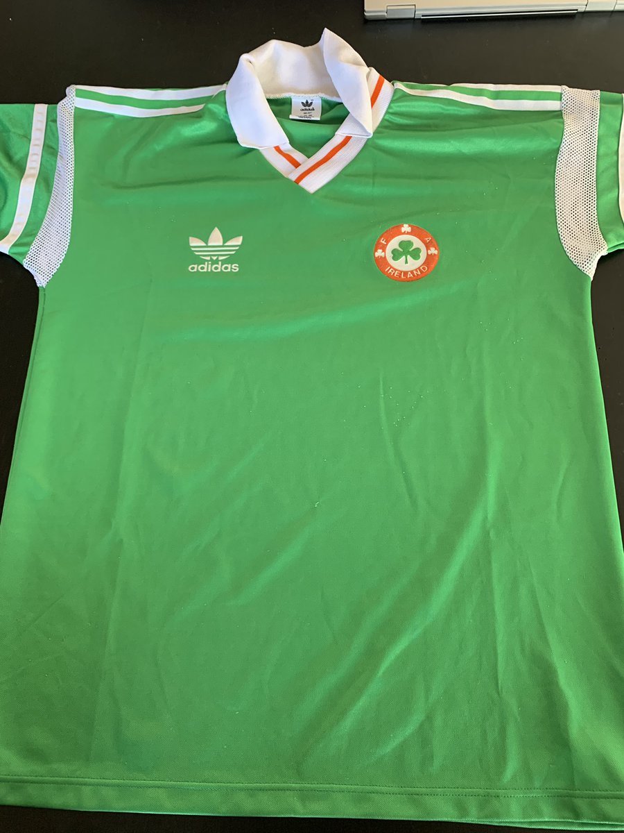 This is what happens when a beloved friend gives you this wonderful present! Unbelievable 30-year old treasures! #argentina #ireland #classicfootballshirts #vintage #shirtcollector 🇦🇷🇮🇪