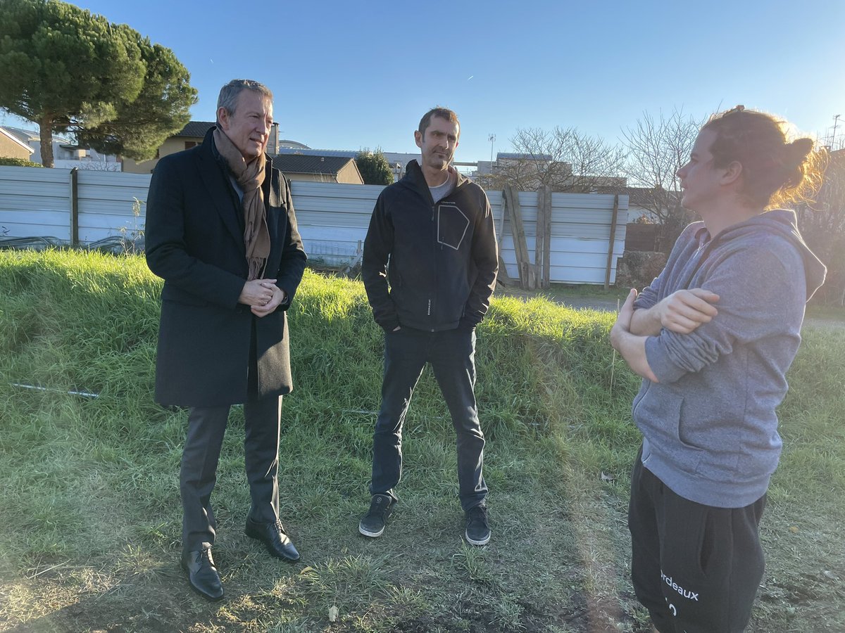 JeanLucLAGLEIZE's tweet photo. [#SurLeTerrain] de l’innovation sociale &amp; agriculture durable aux Izards à #TOULOUSE avec Jean-Baptiste ORTEGA, co-fondateur de #Synethic &amp;porteur du projet #EDENN : écopôle et tiers lieu qui mixe #agricultureurbaine #alimentation &amp; #logement maraicher
#PTCE Emergents #circo3102 https://t.co/ajnYLnC0Hk