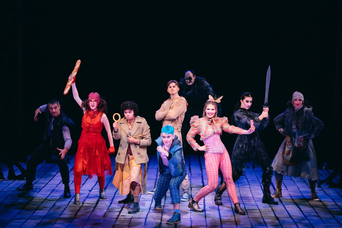 Thanks to the lovely <a href="/sarahjgorrell/">sarah gorrell</a> <a href="/BBCSussex/">BBC Sussex</a> for having our creative genius, Gary Sefton on as her Lunchtime guest today talking how we are making  #BluMagicWeb <a href="/AttenboroughCtr/">ACCA (Attenborough Centre for the Creative Arts)</a> Covid safe - Scrub to 03:15:00  #theatre #brighton #christmas #seeitsafely bbc.co.uk/sounds/play/p0…