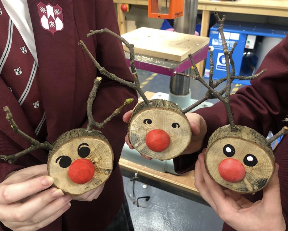 Rishworth1724's tweet photo. We love these little reindeers from our DT students, who gathered the wood from our local surroundings and made these in just 30 minutes! ๐ด
A lovely Christmas decoration to take home with them. #rishworthschool #rishventure https://t.co/TGGjzKiC3P