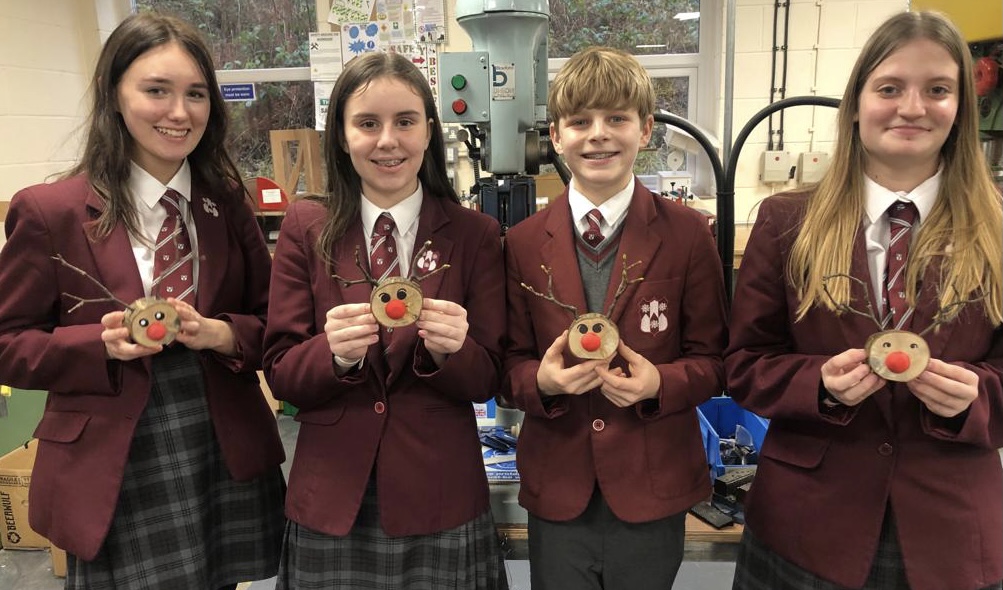 Rishworth1724's tweet photo. We love these little reindeers from our DT students, who gathered the wood from our local surroundings and made these in just 30 minutes! ๐ด
A lovely Christmas decoration to take home with them. #rishworthschool #rishventure https://t.co/TGGjzKiC3P