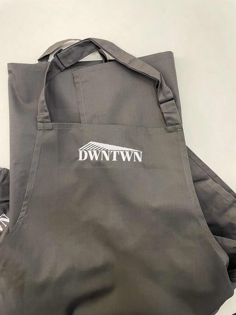 Embroidered aprons for our friends at <a href="/DowntownBusines/">Downtown in Business</a>

Such a classic colour combo 👌🏻

#printworksliverpool #embroideredworkwear #workuniforms #workwearsolutions #dtgprinting #liverpool #supportlocal