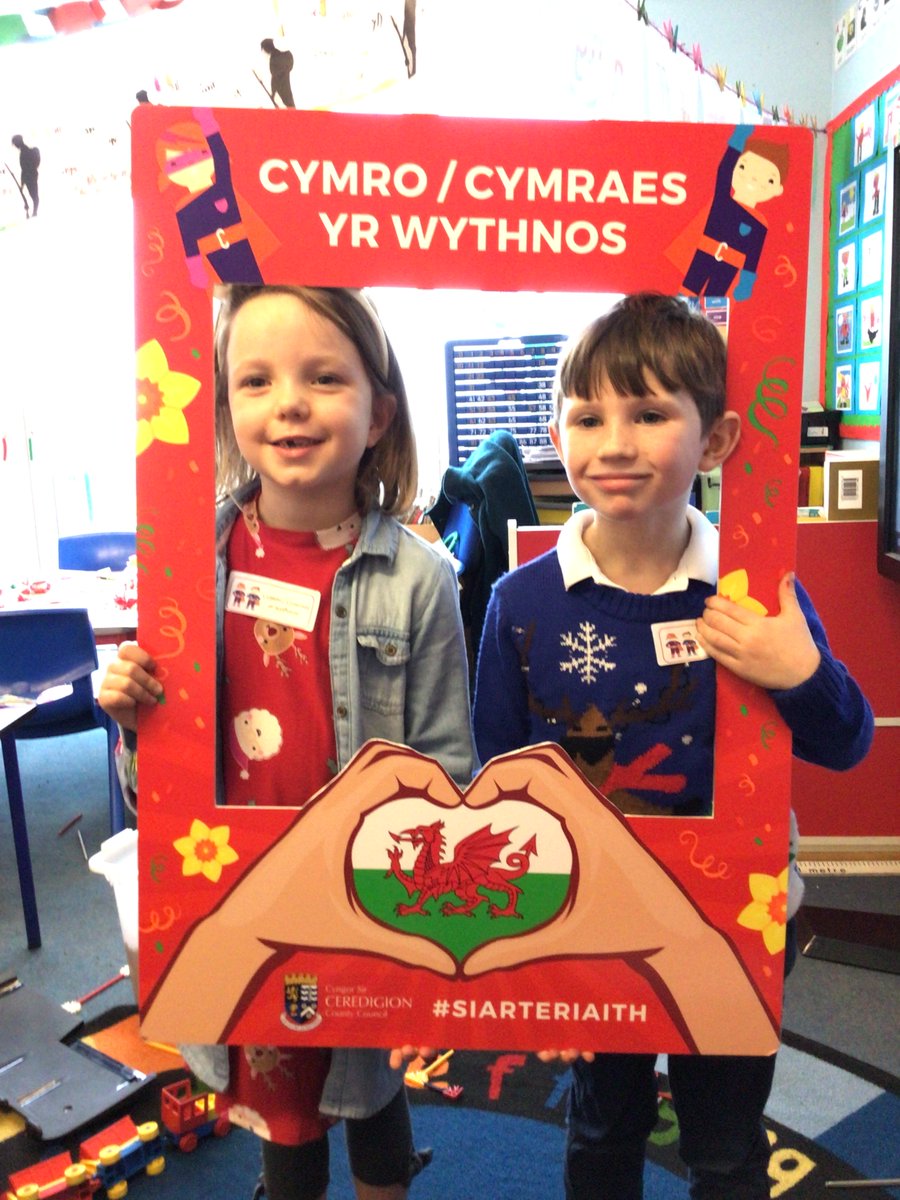 Ysgol_Aberaeron's tweet photo. Cymro / Cymraes yr wythnos yn y Cyfnod Sylfaen / Our Welsh speakers in the Foundation Phase @SerenaSbarc https://t.co/bKGtWrHPMH