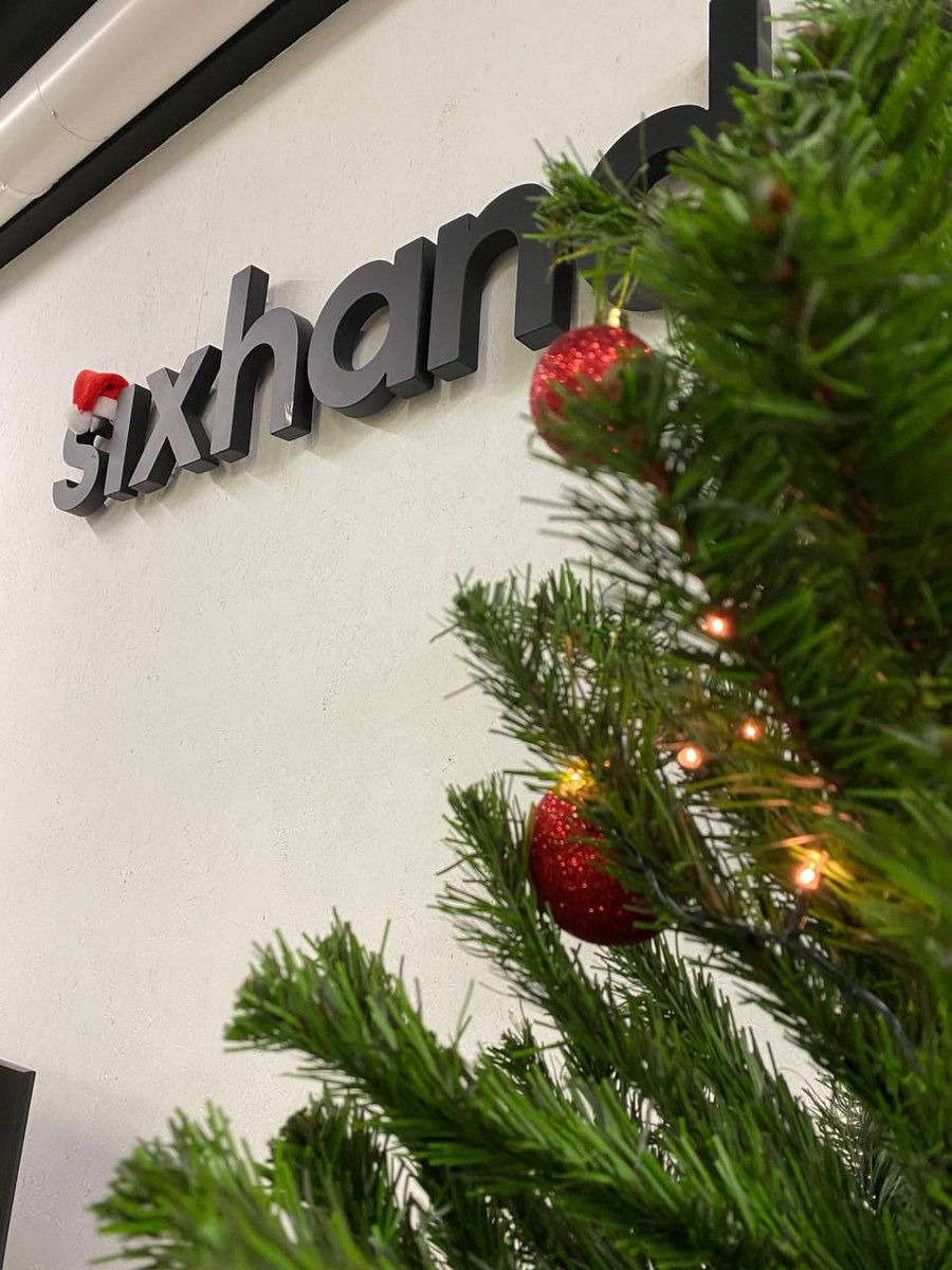 sixhandsapps's tweet photo. Last friday we organised a small chess tournament and decorated our office for the Christmas holidays♟☃️

#christmasiscoming #holidays #IT #OfficeSpace #NewYear2022 #CRISTMAS https://t.co/WH8FVWlgBY