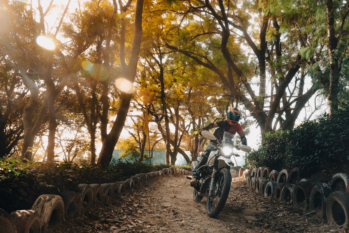 HeroMotoCorp's tweet photo. A day spent on two wheels, launching off of dirt ramps, taking on the very earth itself. A day well spent, on the amazing #Xpulse4V.
 
Power through every challenge on this new beast of a bike.
 
#MakeNewTracks #Xtracks #XtracksPalampur #Xpulse200 #Palampur #HeroMotoCorp https://t.co/j1nKkSkWc5