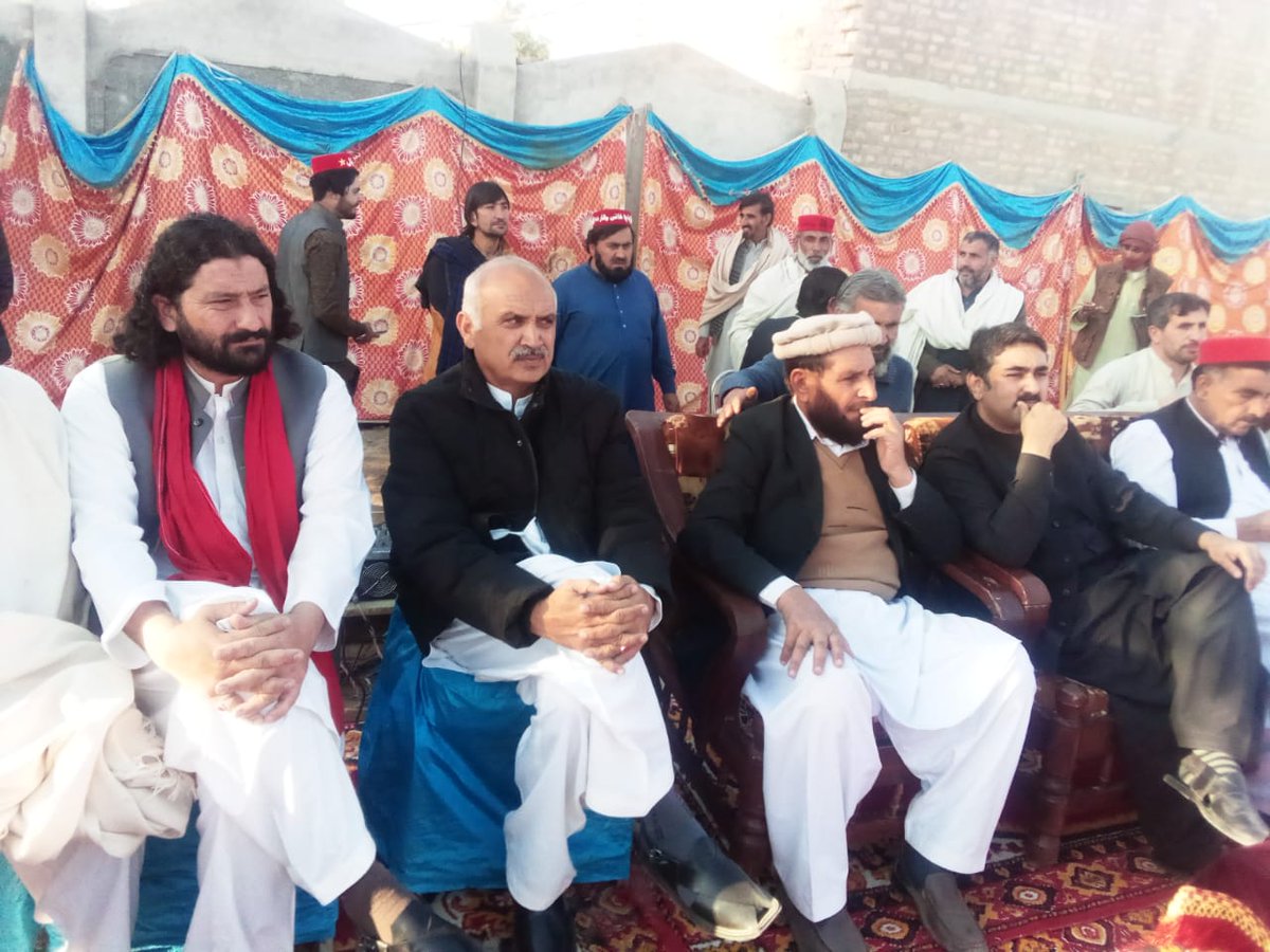 hikmat_pakhtoon's tweet photo. بلدیاتی انتخابات مہم !
عوامی نیشنل پارٹی صوبائی ڈپٹی جنرل سیکرٹری تیمور باز خان اور تحصیل ڈومیل مئیر امیدوار فہیم ایڈوکیٹ لنڈی جالندھر میں انتخابی جلسے سے حطاب کر رہے ہیں ۔ 
#Vote4ANP !#Vote4Laltain https://t.co/zq8La4qiuD