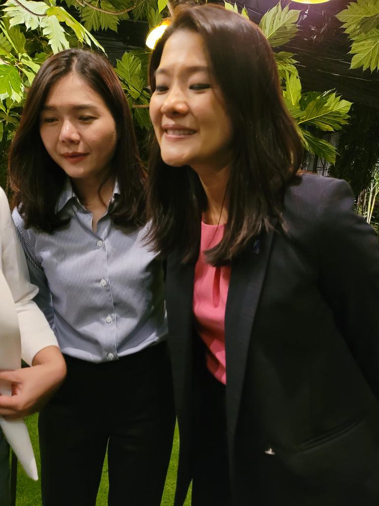 treechadalive's tweet image. อร้ายยยยย ลูกเรือเอาน้ำแข็งประคบตา พายตามกัปตันมาเร็วๆๆๆ