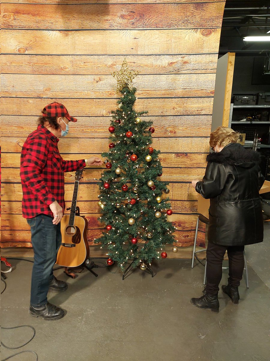 Bobby and Margaret putting the finishing touches on the tree for the Bobby Evans Christmas Show. Only on <a href="/eastlink/">Eastlink</a> Community TV