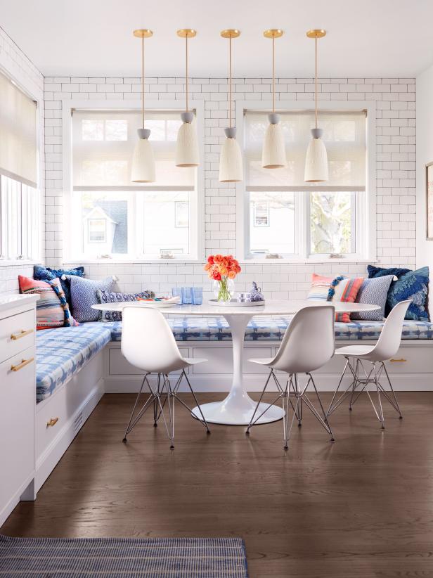 dwarpool's tweet image. Hanging lights can make your home unique! Here are some other #interiordesign tips. #homeinspo  cpix.me/a/135415754