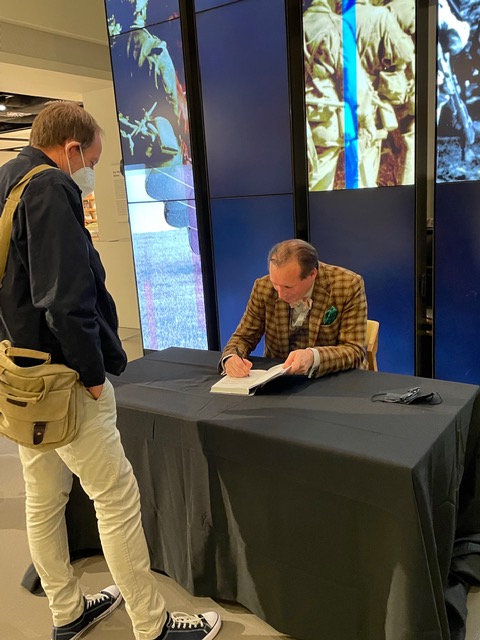 IAlderman's tweet image. A great eve at the launch of @DomDendooven new book Asia In Flanders Fields, a study of the Chinese and Indian contribution to the Great War's Western front from 1914-1920. buff.ly/30fE9hb