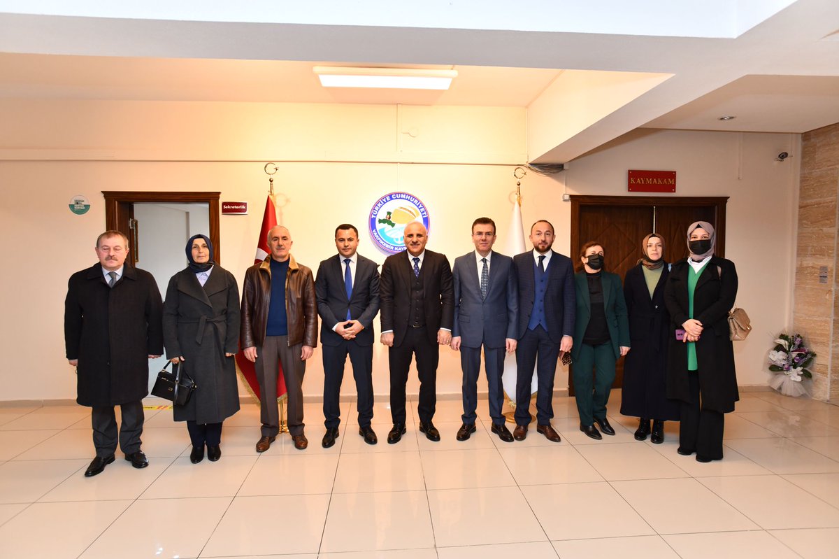 AKvkfkbr's tweet photo. Büyükşehir Belediye Başkanımız Sn.@baskanzorluoglu,İlçe Başkanımız Sn.@ahmetuzun61, Vakfıkebir Belediye Başkanımız Sn.@muhammetbalta8,İlçe Yönetim Kurulumuz ve Belediye Meclis Üyelerimiz ile birlikte Vakfıkebir Kaymakamı Sn.@haciarslanuzan’ı makamında ziyaret ederek https://t.co/7T3SYW1S19