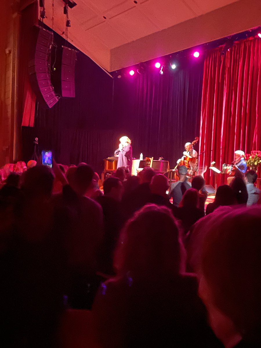 kendavenport's tweet photo. What an honor to present the incomparable @RealKTurner at @TownHallNYC last night.  

She so inspires me - her talent, her risk taking, her never wanting to do the same thing twice.

If you missed it, well, she's hitting the road, so see her in a town near you in '22. https://t.co/AqJpH5mCdF