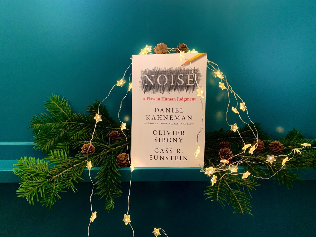 VlerickLibrary's tweet image. Want to make better decisions in 2022? 
In their book "Noise", Kahneman, Sibony &amp;amp; Sunstein explain why people make bad judgments, and how through controlling both noise and cognitive bias, one can make better decisions bit.ly/3GP5eYj
New books #OnTheShelf #VlerickLibrary