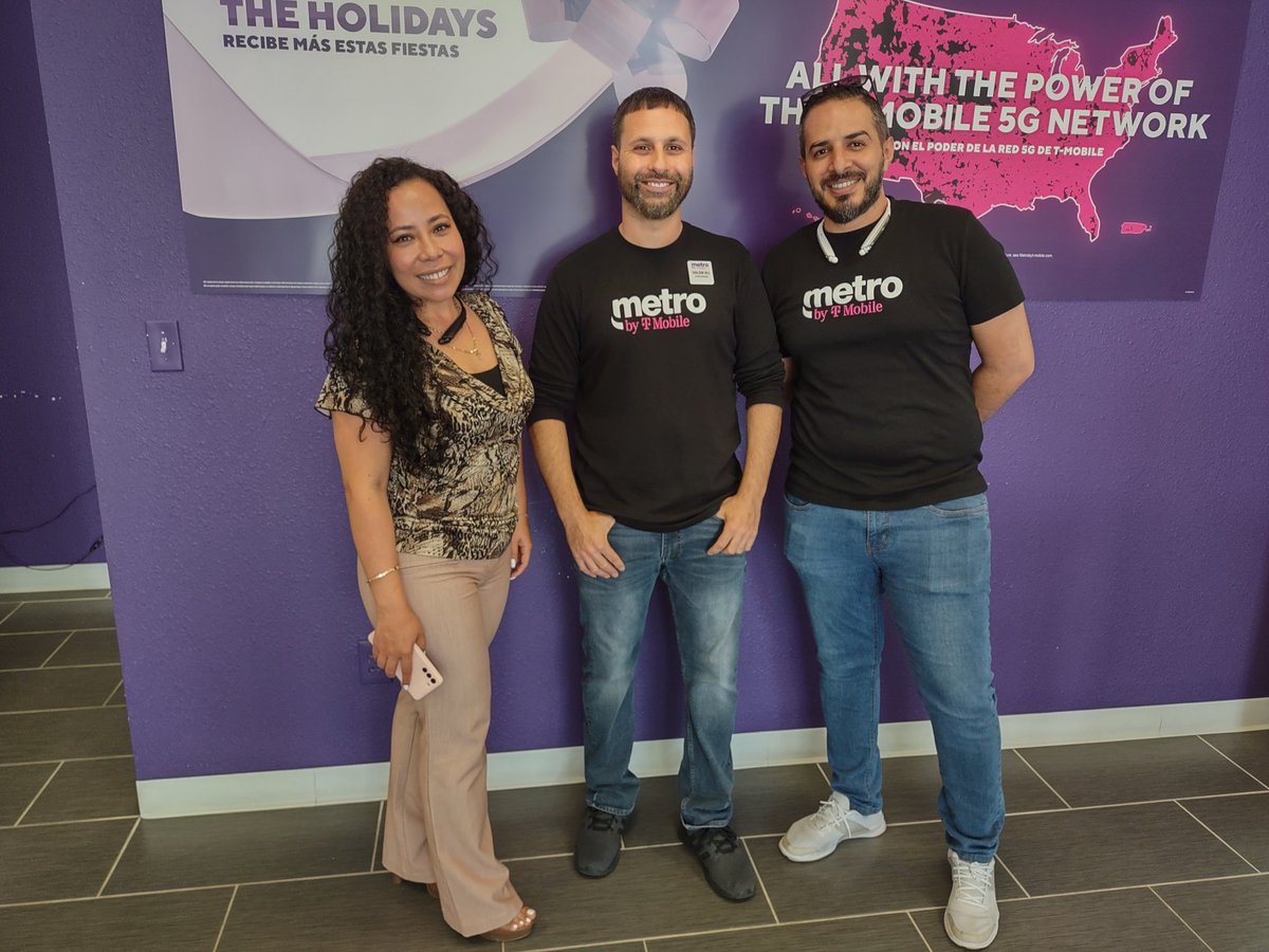 KenMillerFLC's tweet photo. CELEBRATING SUCCESS at EZ Wireless 2026 E. County Road 540 with Superstar Salem Ali who has taken this store from the bottom of the Central Florida market to number three in November. Excellent work by the entire team including Jazmin and Adam from EZ.  We missed you @SamBaez78 . https://t.co/G0clUWcdv3