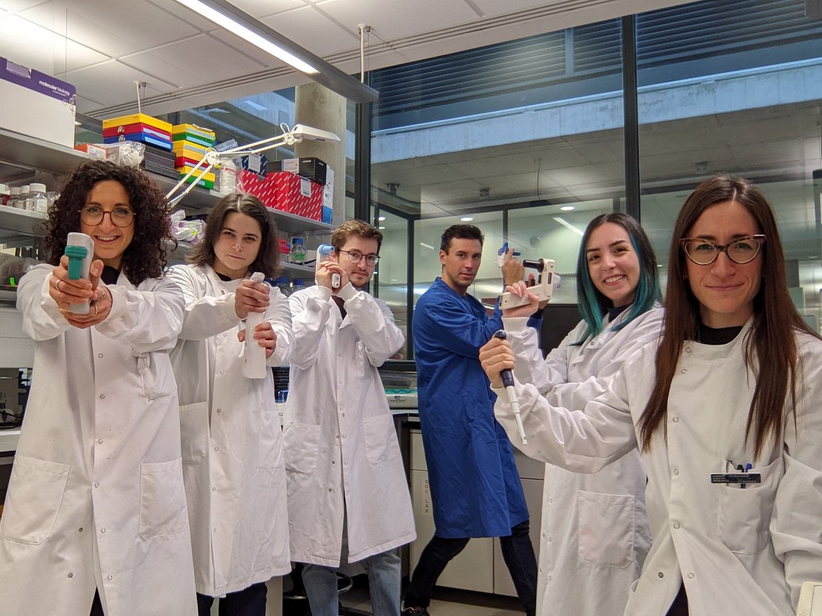 Here we are! the  <a href="/Boc_Lab/">Boccellato_Lab</a> at the <a href="/Ludwig_Cancer/">Ludwig Cancer</a> <a href="/UniofOxford/">University of Oxford</a>  #lab #beautifulpeople. Alice, Dia, Jan, Claudia, Antonella and Francesco. We wish you a pleasant winter holiday!