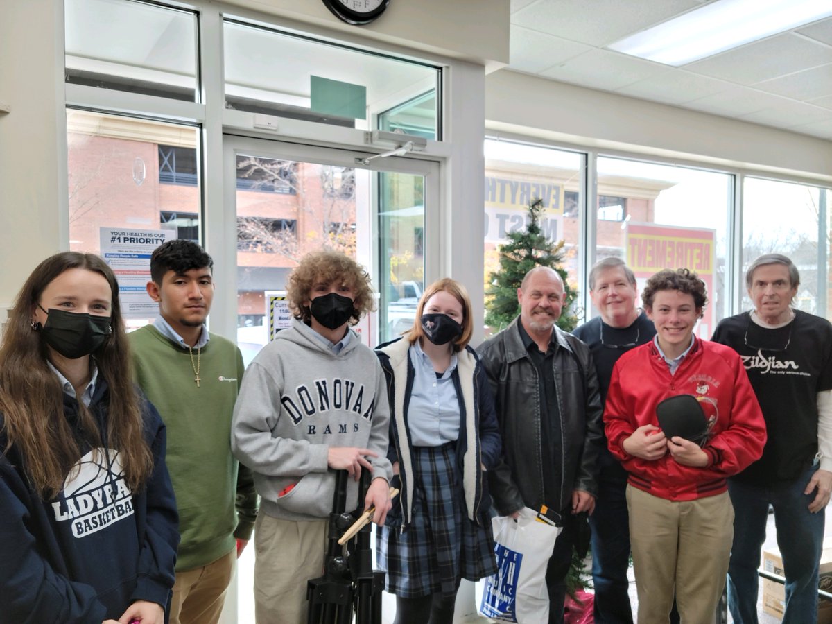 After the ACC Parade Awards Ceremony, Mr. Enghauser and students stopped by Chick Music on their last day in business after over 75 years in Athens. #AthensHistory #AthensProud #SupportLocal #Ramily