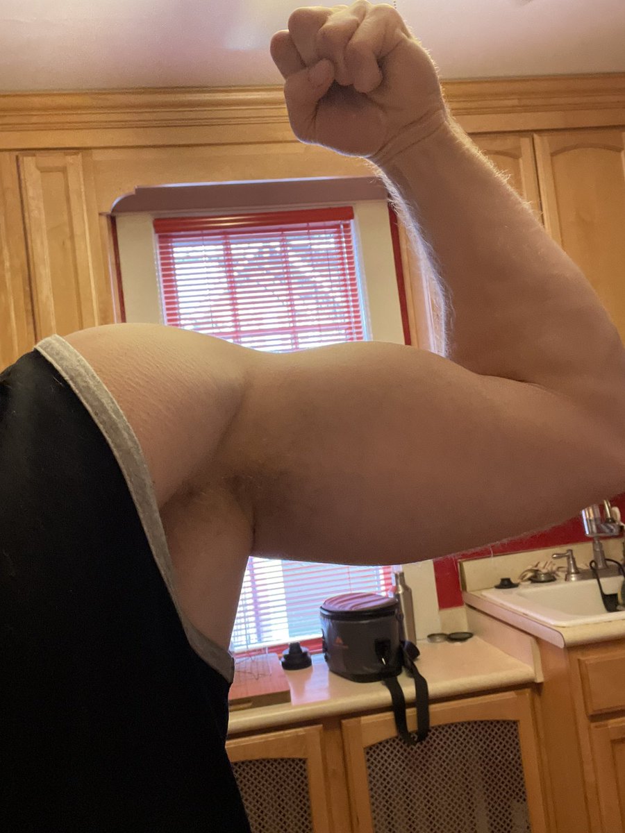 GingerGrowing's tweet image. Growing almost 200lbs today let’s get it.