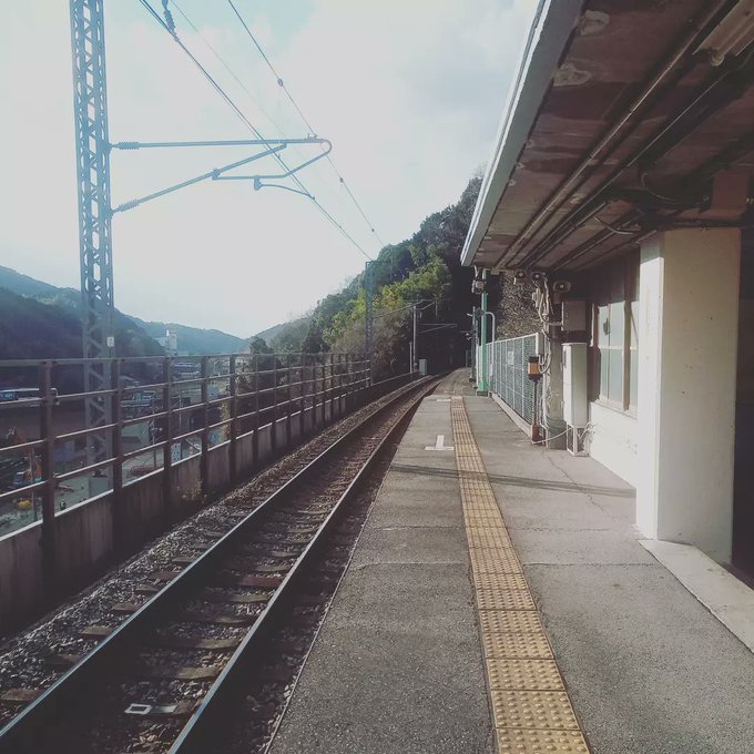 駅のホームで撮影のtwitterイラスト検索結果