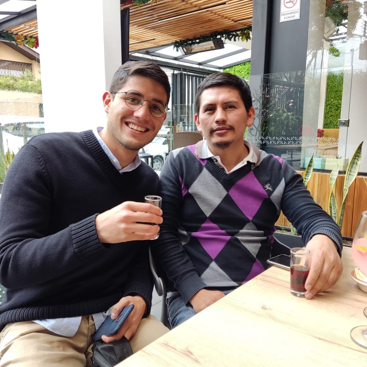 AJECUENCA1's tweet photo. ¡HOY! Nuestros socios de @ajecuenca, fueron parte de un Almuerzo #Navideño de #Networking, esta iniciativa permite integrar a los miembros de AJE, para que conozcan más de las actividades y negocios de cada uno.💯🥂

#somosajeecuador📣 https://t.co/5UtTioUsYZ