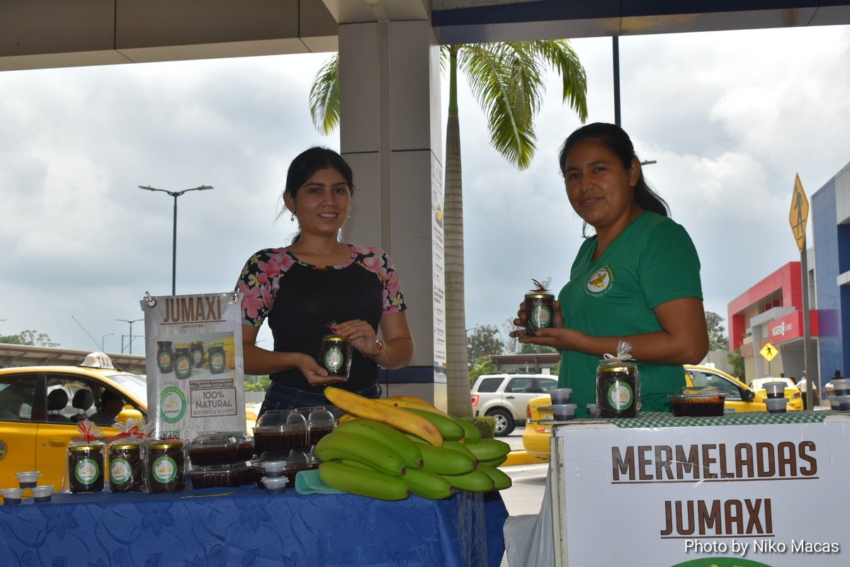 En la terminal terrestre de <a href="/MachalaAlcaldia/">Machala Alcaldía</a> presentamos a la ciudadanía la feria de emprendimientos de la provincia de el #Oro variedades de emprendimientos que se destacan en #ElOroPrimero <a href="/Telecom_Ec/">Ministerio de Telecomunicaciones Ecuador 🇪🇨</a> <a href="/INFOCENTROSEC/">INFOCENTROS</a>