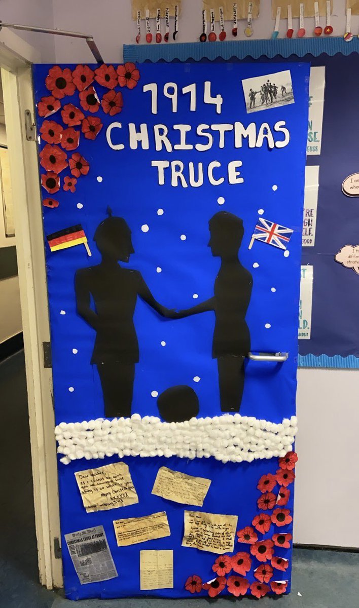 Class 5E present to you their 2021 Christmas door (History edition) 👏🏼🎄🎅🏼