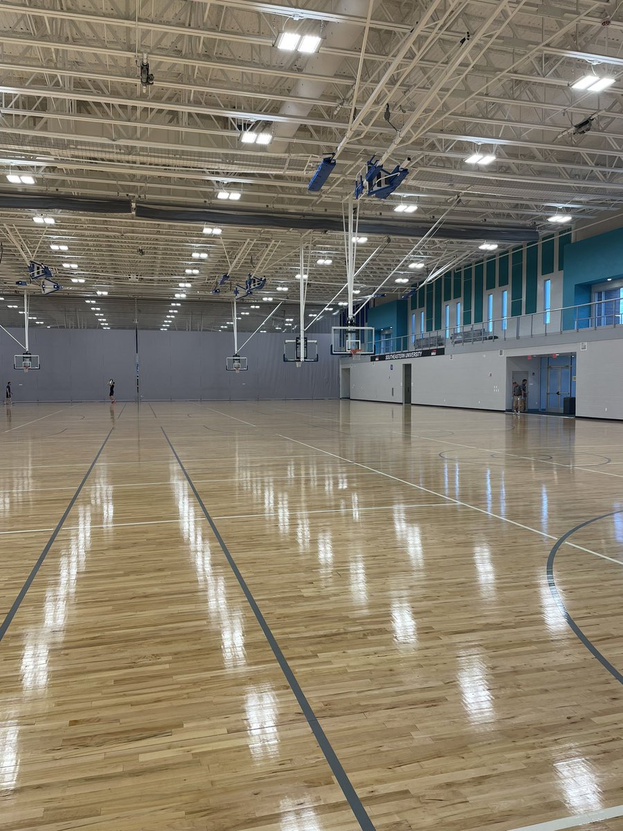 PC863Hoopfest's tweet photo. It’s GAME DAY ‼️
53 Games over next 2 Days
6 courts at once 
Best 🏀 environment in the country! https://t.co/uQ8T5RkbYW