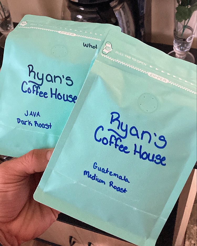 🤔💭☕️.. <a href="/ryans_coffee/">Ryans.Coffee.house</a> Vamos… 
#TeamCastilloJr #MexicanMuscle #morningvibez #tgif #workflo #bestcoffeeontheplanet #caffinecowboy #javadark #guatemalamed #fresh #beans #ohiobrewed #midwest #mexican #american #brandedfighter #mívidaloca #listo #laraza #vamos
🇲🇽MFT™️ NCMGT™️🇺🇸