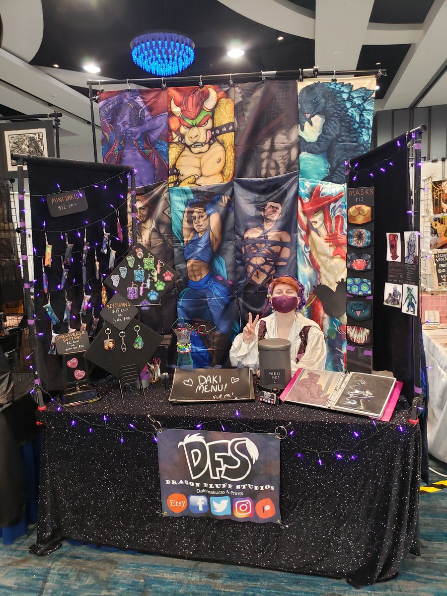 fluff_studios's tweet photo. HERE AT HOLMAT COME SAY HI 💜💜💜 https://t.co/66FQhk6NqM