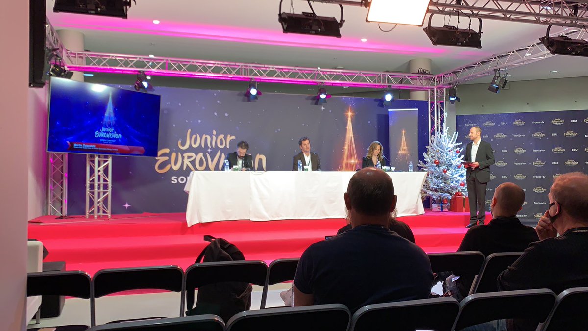 12Points1's tweet photo. Première conférence de Presse qui lance le décompte jusqu’à dimanche. @francetv et l’Union Européenne de Radiotélévision #TeamQuentin @EBU_HQ nous présente cette coproduction incroyable. https://t.co/GPlvZFf3JU
