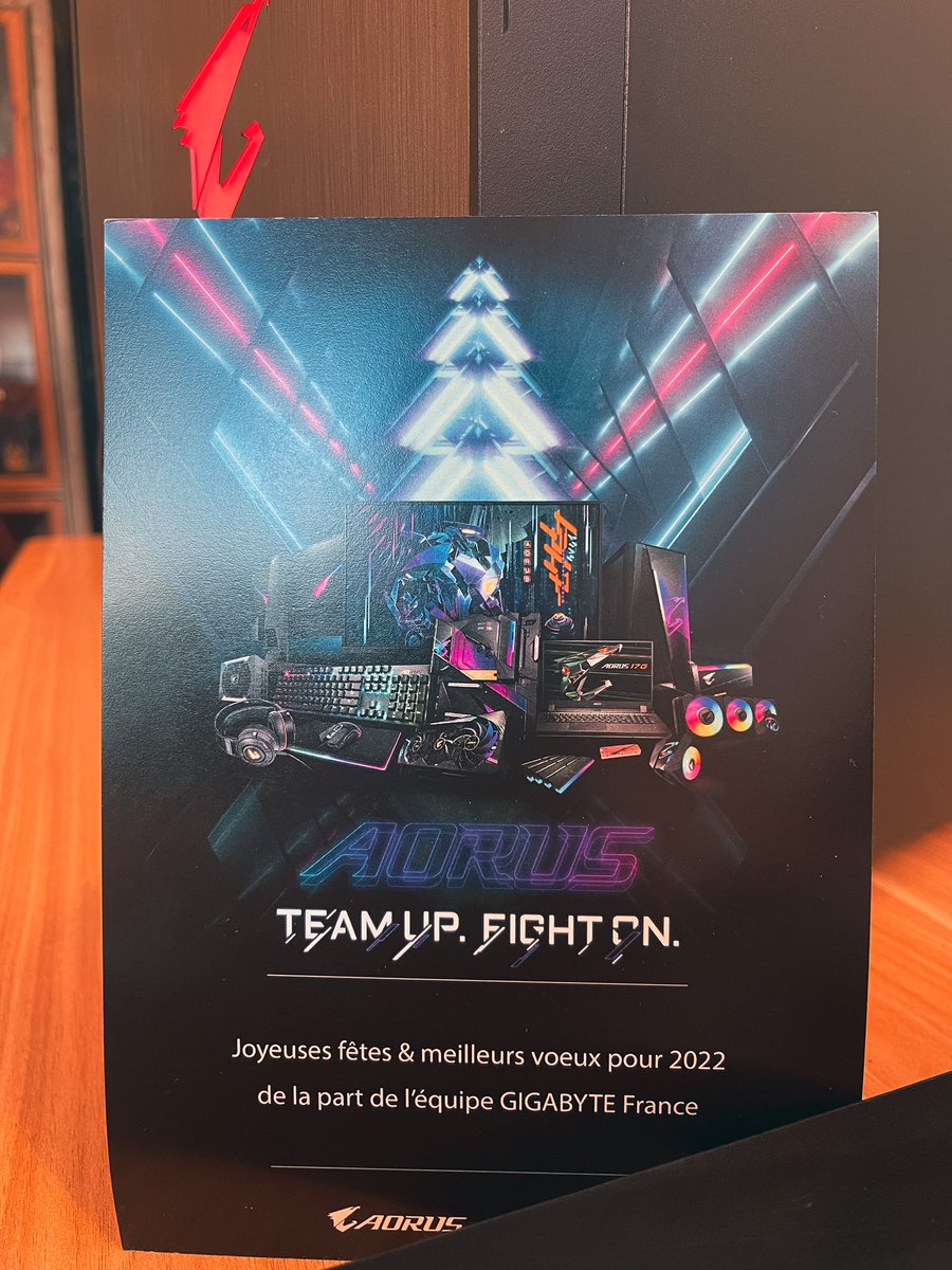 davidkclash's tweet photo. Les fêtes de noël approchent!
Soyez connectés! Chaque jour @AORUS_France fait gagner des supers cadeaux 🎁  en plus de décorer mon Sapin 🌲🥰
Team Up Fight On #FalconCrew https://t.co/NY1ec3MhSz