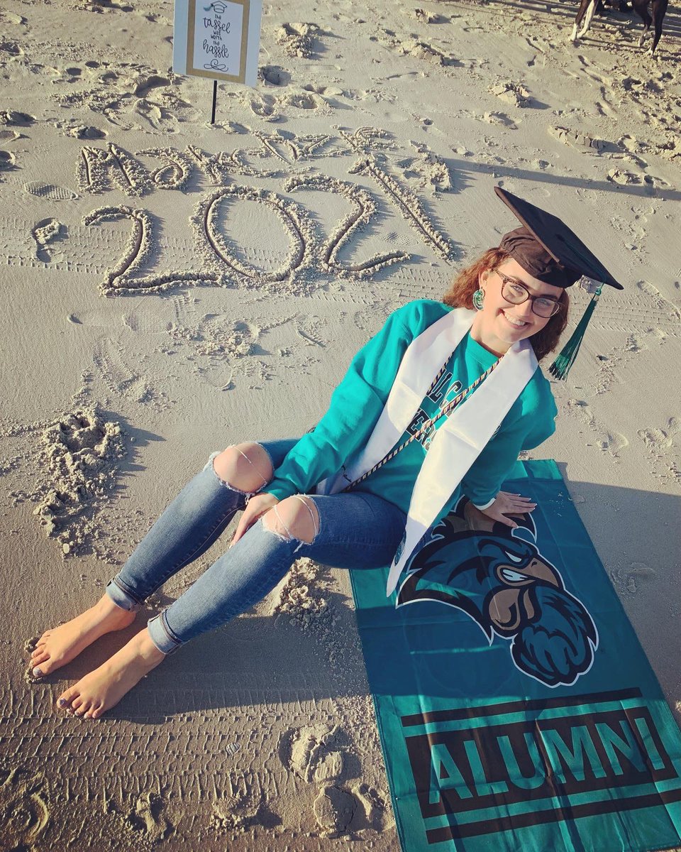 amom_ccu's tweet photo. We want to congratulate our lovely December graduate Makenzie Prichard!! She has gone above and beyond in our chapter. Thank you for the many laughs and magic you brought to everyone around you. We will miss you so much and have loved watching you grow.
#amomentofmagic #grad https://t.co/UbDz6tvFA4