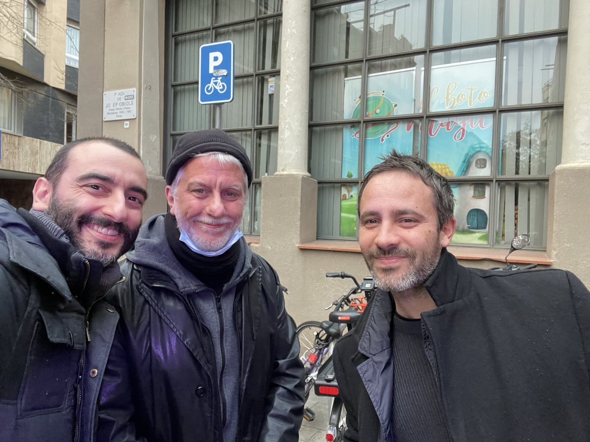 Néstor Giménez (@nestorgise) on Twitter photo Avui amb Gat Trio al Sons de Nadal
Plaça Josep Obiols a les 18:00 i a les 19:30.
<a href="/oriolrocamusic/">Oriol Roca</a>
#DavidMengual
<a href="/amjmcat/">AMJM Assoc. Músics Jazz i Música Moderna Catalunya</a>
<a href="/bcn_ajuntament/">Ajuntament de Barcelona</a>
<a href="/BCN_Comerc/">Barcelona Comerç</a>
#CiutatdeNadal #SonsdeNadal Avui amb Gat Trio al Sons de Nadal
Plaça Josep Obiols a les 18:00 i a les 19:30.
<a href="/oriolrocamusic/">Oriol Roca</a>
#DavidMengual
<a href="/amjmcat/">AMJM Assoc. Músics Jazz i Música Moderna Catalunya</a>
<a href="/bcn_ajuntament/">Ajuntament de Barcelona</a>
<a href="/BCN_Comerc/">Barcelona Comerç</a>
#CiutatdeNadal #SonsdeNadal